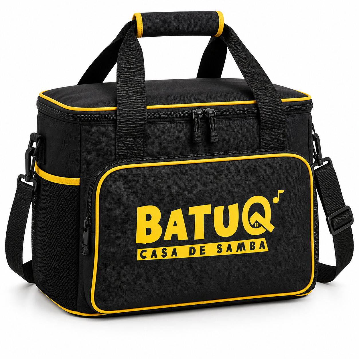 Bolsa Térmica Batuq Casa de Samba, logo completo amarelo no bolso frontal, em fundo branco.
