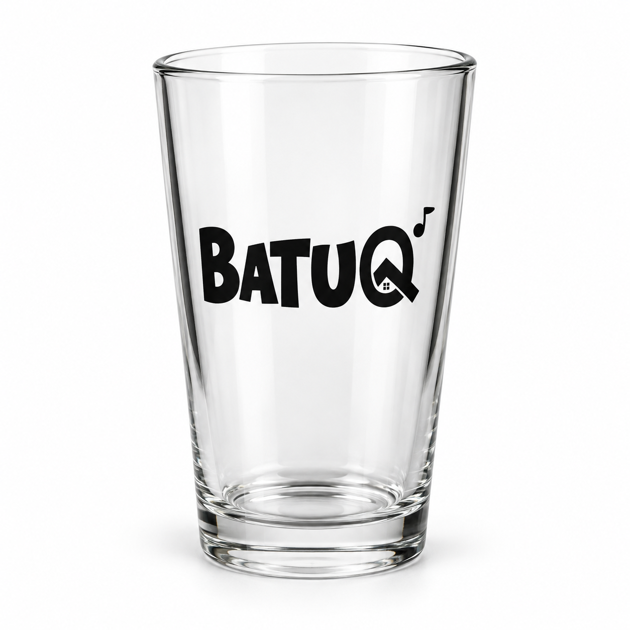 Copo de Cerveja Batuq, nome batuq em preto, em fundo branco.